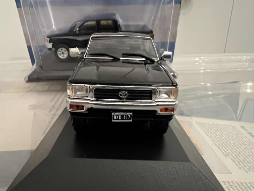 Toyota Hilux SR5 1:43 Model Kolekcjonerski