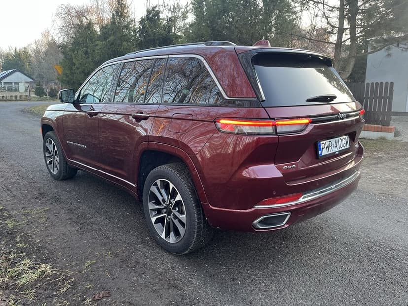 Jeep Grand Cherokee WL Overland 5,7 HEMI 2022 67 tys km, krótki, LPG