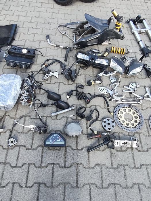 Honda CBR1000r sc57b zawieszenie przednie amortyzatory półka