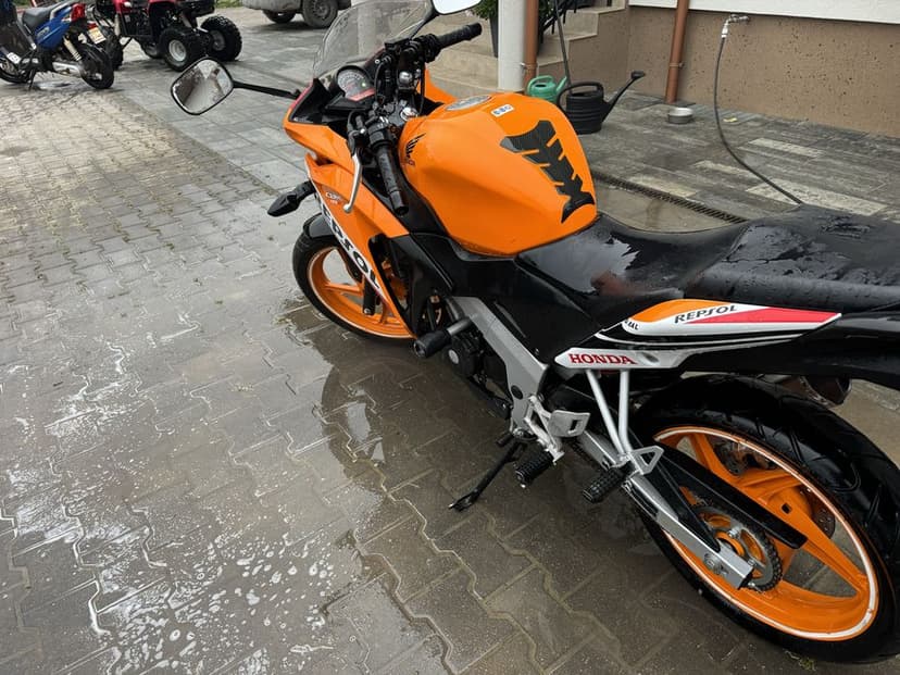 Motocykl Honda cbr 125r moto