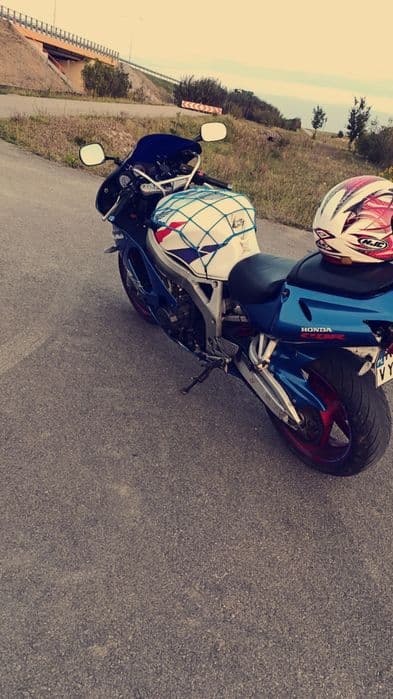 Honda CBR 900rr SC33 1999
