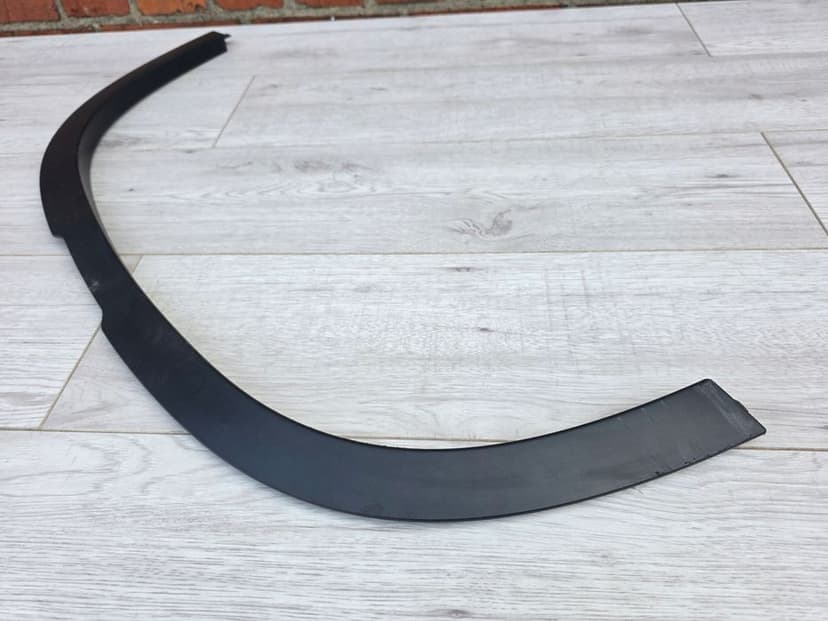 listwa błotnika przód lewa land rover defender l663 ii l8b2-16a075-a