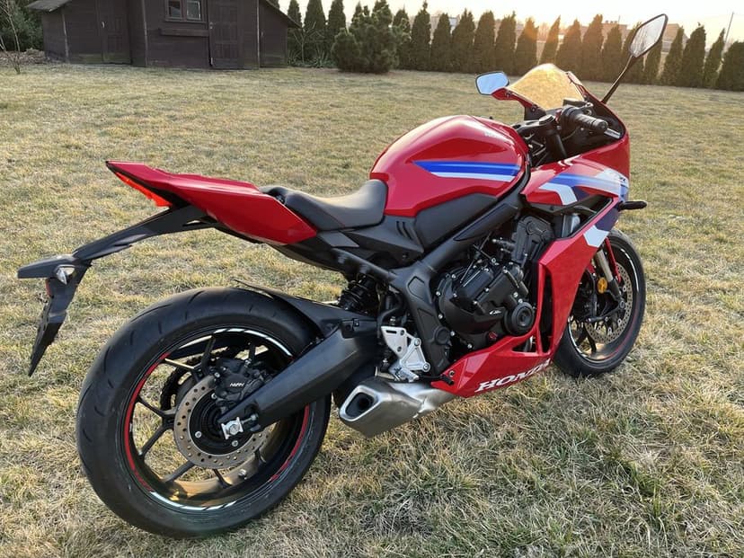 Honda CBR 650 R  E-Clutch 2024 rok Kat A