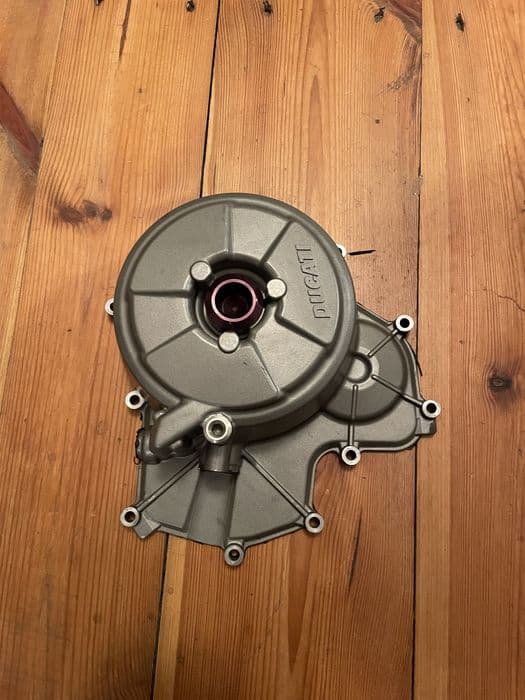 Dekiel pokrywa alternatora Ducati Panigale 899 . 959 . 1199 . 1299