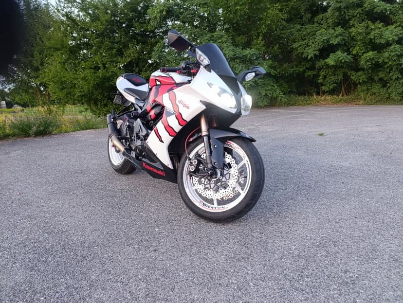 Kawasaki Ninja zx10r 2008 (nie r1,GSX-R, CBR)