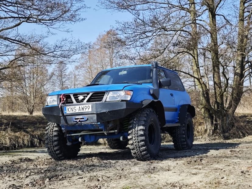 Nissan Patrol Y61 2.8TD 5-osobowy 3.5T hak off-road off road terenowy w teren do błota koła 38 cali 4 cale lift Iron Man wyciągarka