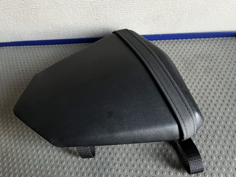 Kanapa pasazera fotel siedzenie yamaha r1 rn32