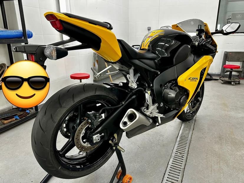 Honda CBR 1000 RR - UNiKAT - 6 600km.-  Bezwypadek 1.właść.-  SC59