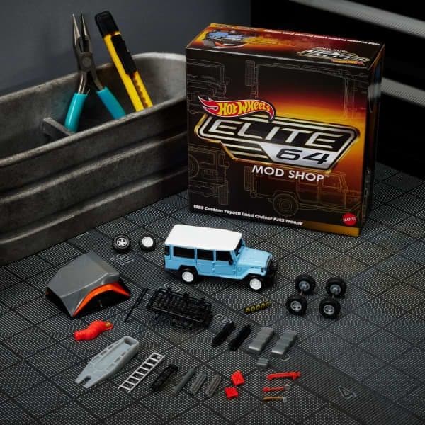 Hot Wheels Elite 64 Toyota Land Cruiser  FJ45 1982 Mod Shop