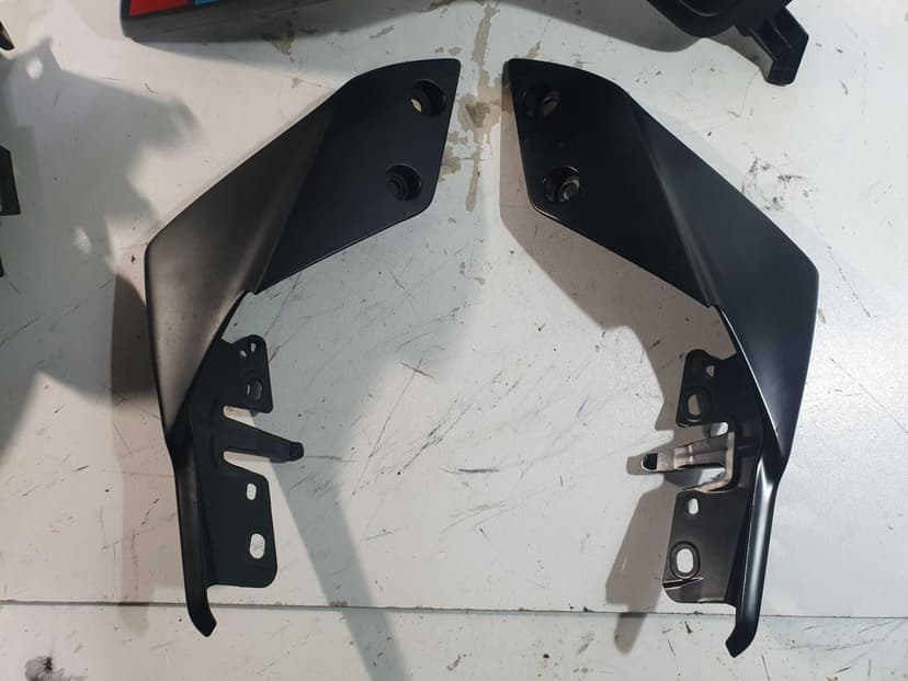 Yamaha MT 125 plastiki owiewki wypełnienie osłony wloty