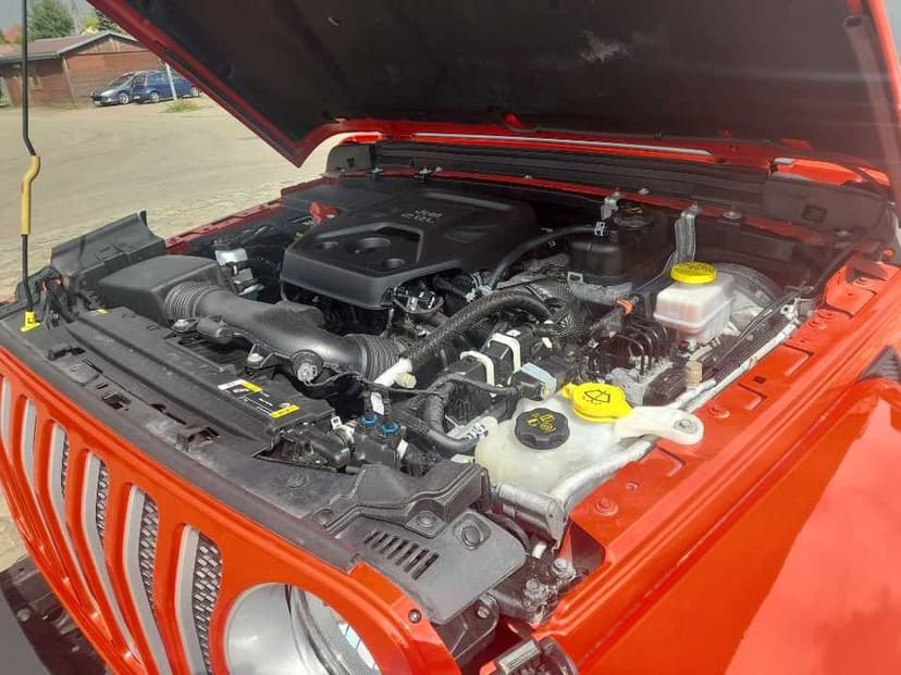 Kultowy Wrangler, wersja JL Sahara, minimalny przebieg 19000km, kamera