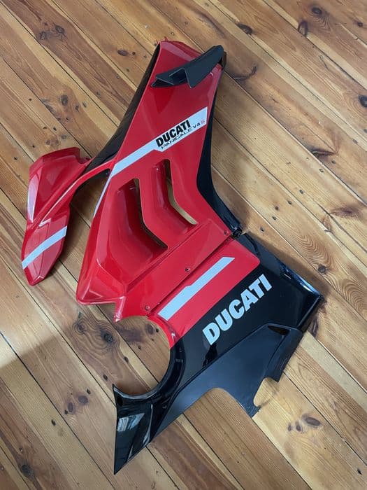 Bok prawy owiewka Ducati Panigale V4 V4S