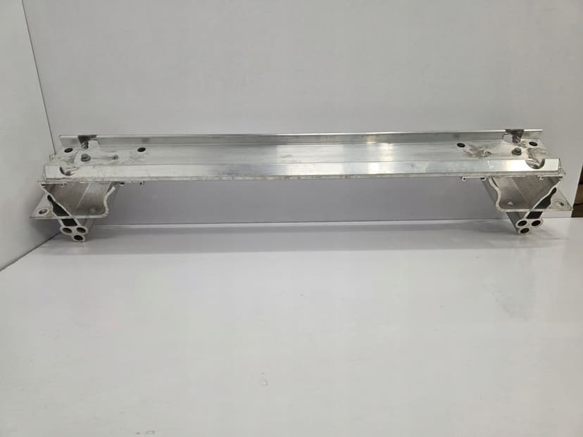 belka tył tylna land rover defender l663 l8b2-17b892-ae
