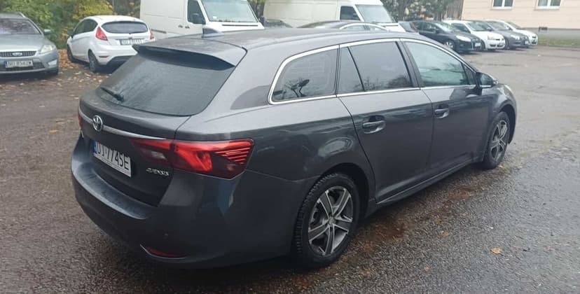 Toyota Avensis t27 1.8 benzyna 141 tys Polski Salon