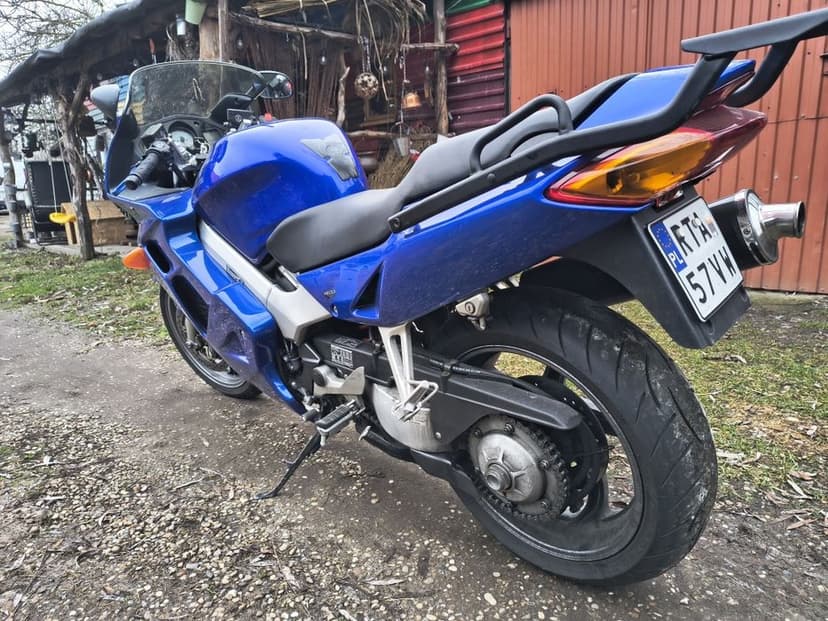 Honda vfr  800fi
