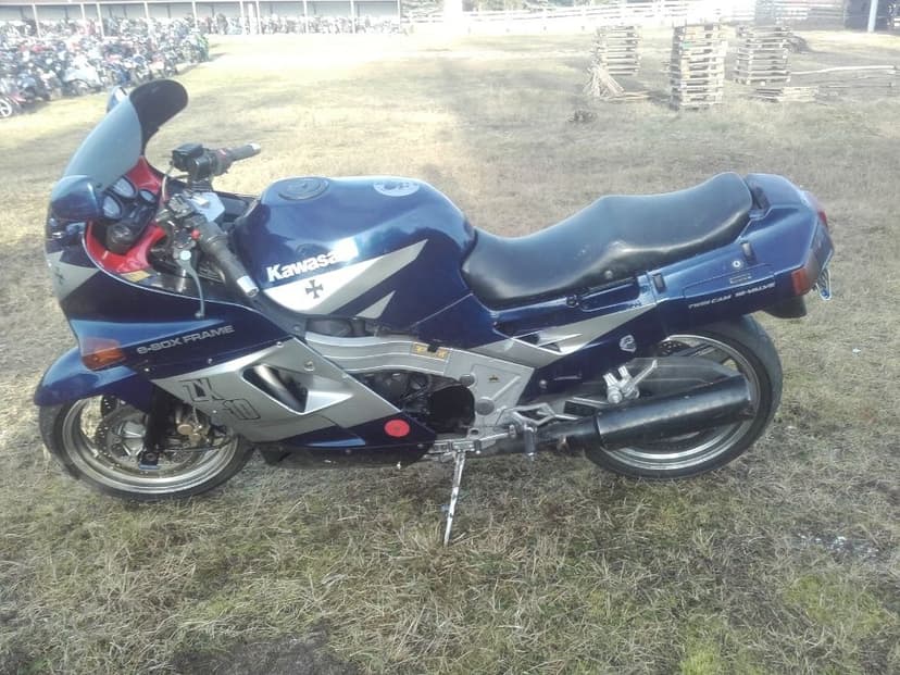 Kawasaki zx10 zx 10 tomcat silnik lagi gaźniki czasza koło bak części