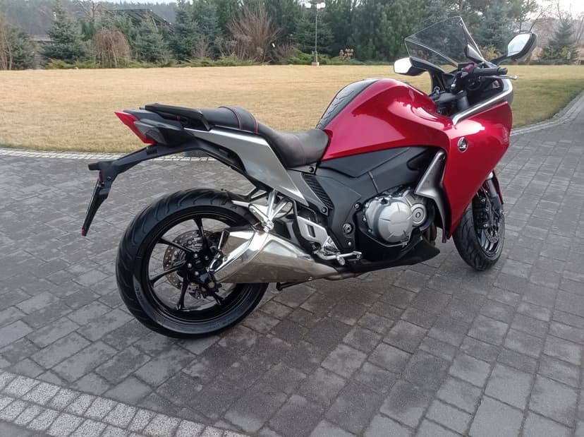 Honda VFR 1200 . 19 tys km  pełen serwis