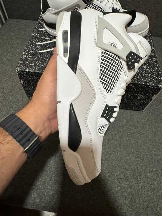 Buty sportowe Jordan_4_Retro_Military_black R.39