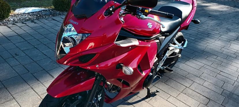 Suzuki GSX 1250 FA Bezwypadkowy przebieg to jedynie 3 tyś km...  NOWY