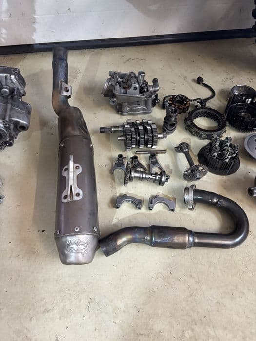 Części HONDA CRF250 R 10-17 Wydech Głowica Kartery Skrzynia Moduł