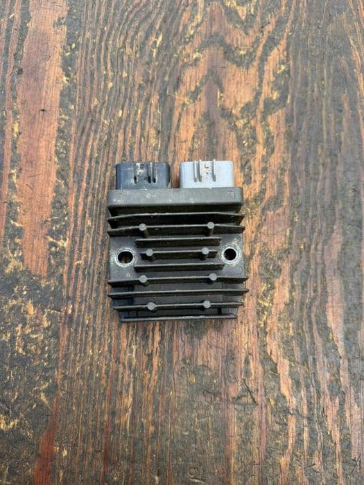 Honda TRX 420 / 500 / 680 Foreman regulator napiecia OEM 2006–2021