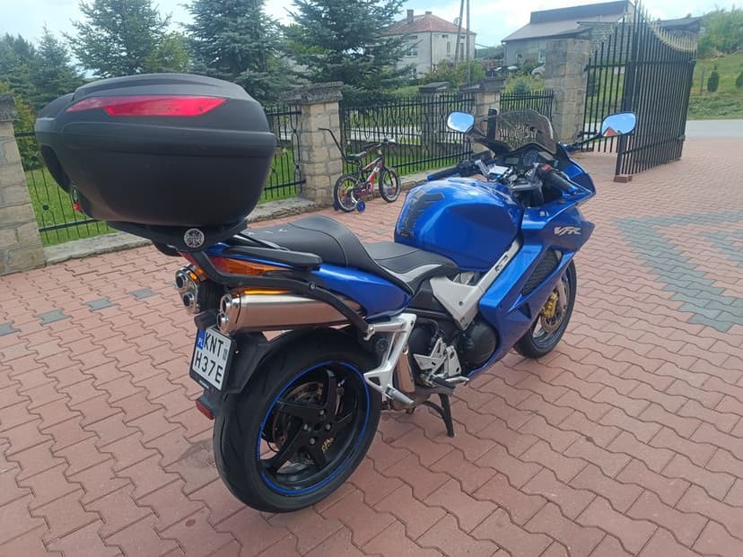 Honda VFR800 – zadbana, z historią, serwis ASO