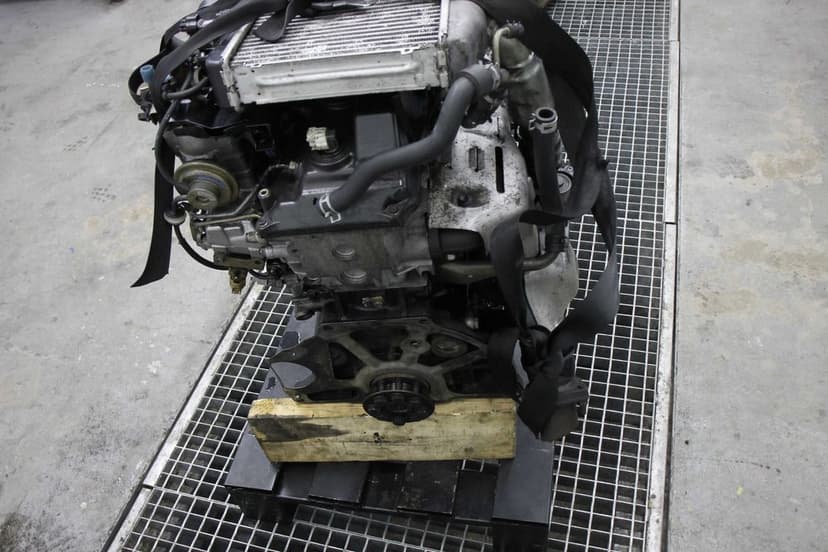 Silnik Toyota Hilux Land Cruiser 3.0 d4d Pompa turbina wtryski komplet