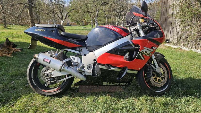 Suzuki  GSXR  750  SRAD