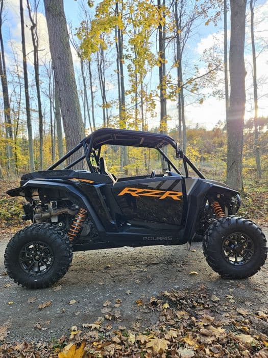 Polaris RZR XP1000 SPORT FV, 86 000 brutto