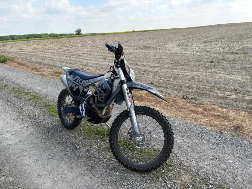 Husqvarna FE 350 (2017) – bardzo dobry stan, doinwestowana zarejestrowany