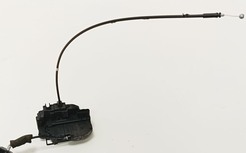 ZAMEK DRZWI PRAWY PRZÓD EUROPA NISSAN NAVARA D40 PATHFINDER R51