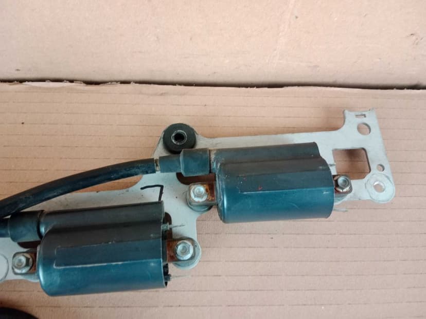 Aprilia Tuono RSV 1000 Mille Cewki + Fajki Zapłonowe Cewka Fajka 02-05
