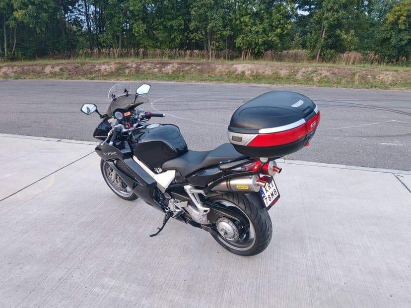 Na sprzedaż Honda VFR 800