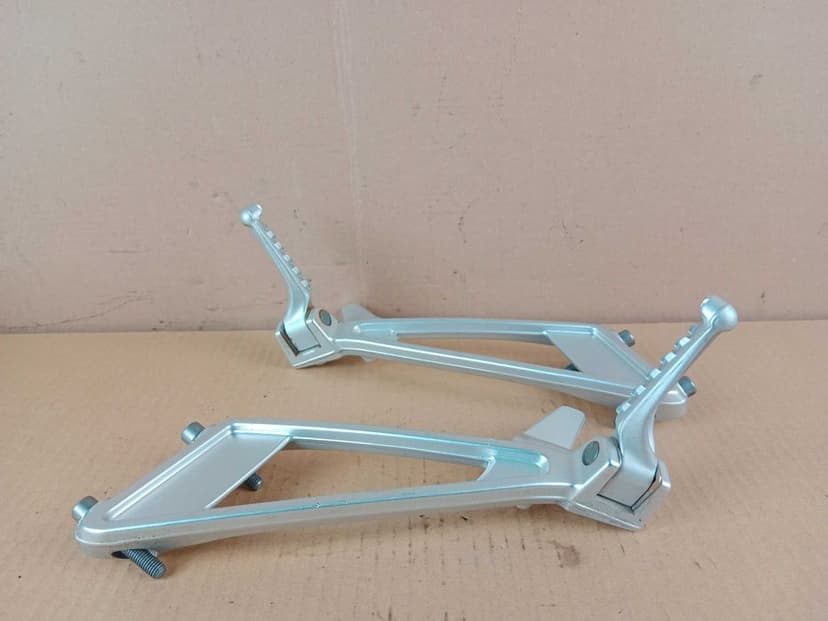 Aprilia RS 660 Sety Pasażera Set Prawy Lewy Podnóżki Podnóżek Tył