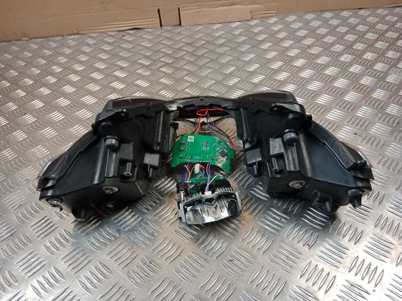 Aprilia RS 660 Reflektor Przedni Lampa Przód Przednia 20-25
