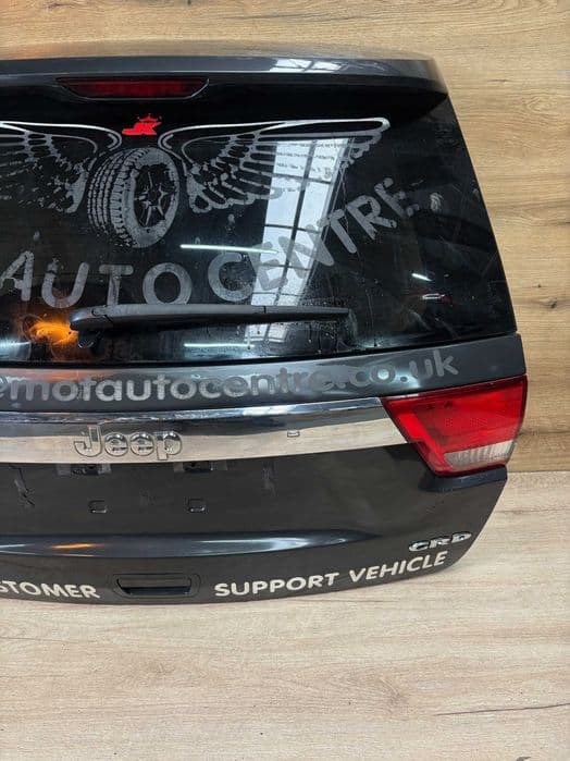 klapa bagażnika jeep grand cherokee wk2