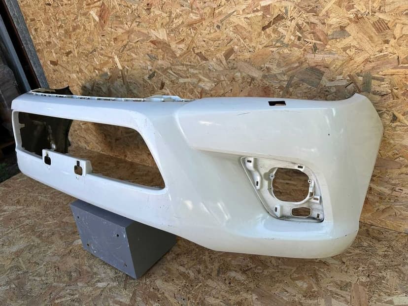 Toyota Hilux VIII 8 15- zderzak przedni przód cały orginał