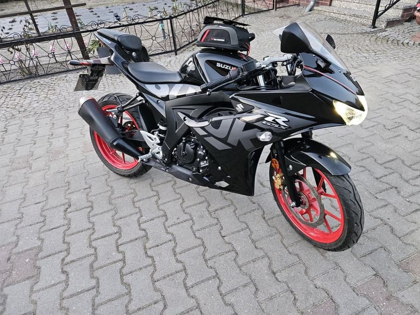 Suzuki gsxr 125 22r kat B i A1 Bardzo ładna ! 8tyś km.