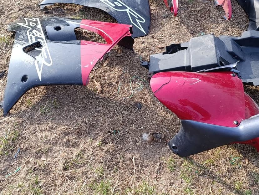 Zadupek Kawasaki ZX9R 99-02r wypełnienie tył nadkole błotnik boczek