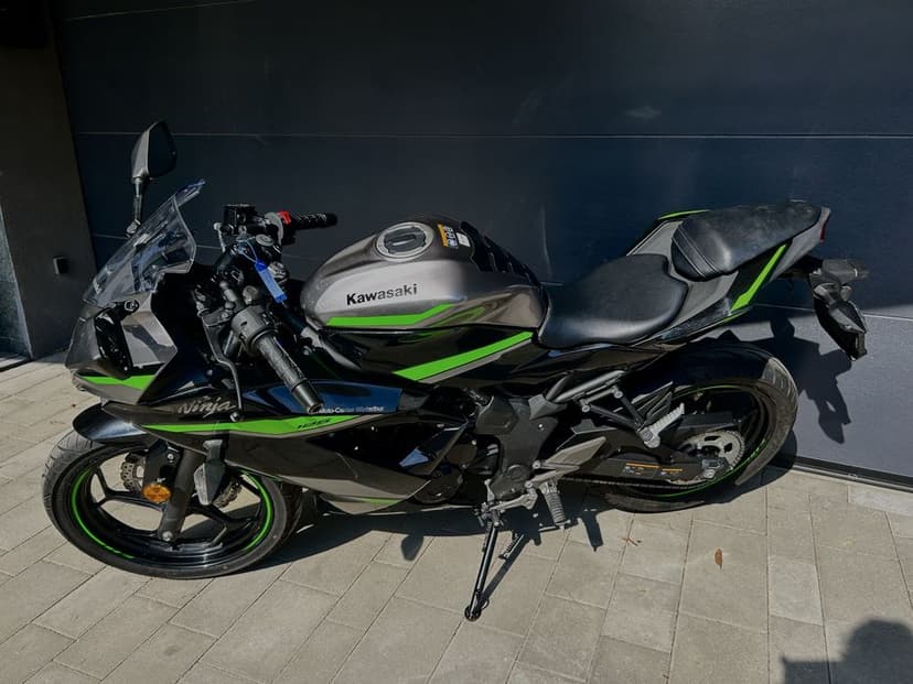 Kawasaki NINJA 125 rok 2025 przebieg 3473km kat. A, B
