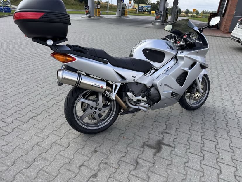 Motocykl Honda VFR 800 fi RC46 2001r v-ka V4