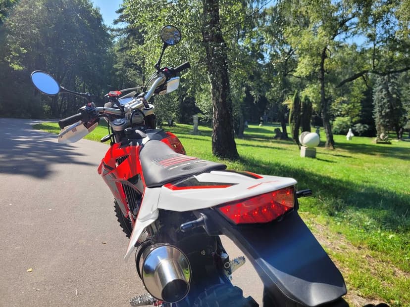 SWM RS300R jak nowy (400km z tego roku) + super akcesoria