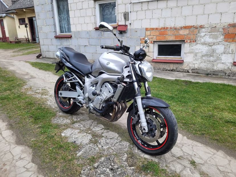 Motocykl Yamaha FZ6 Fazer