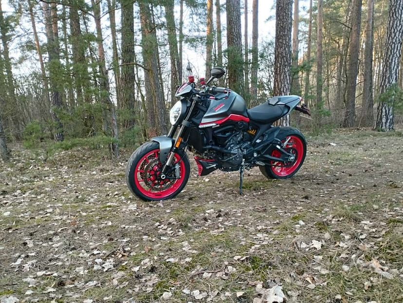 Ducati Monster 937
