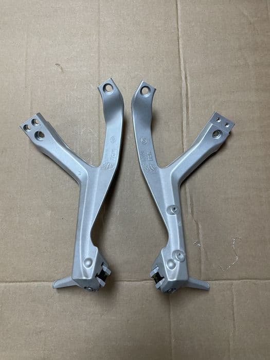 Podnóżki pasażera Ducati Panigale 959 . 1299