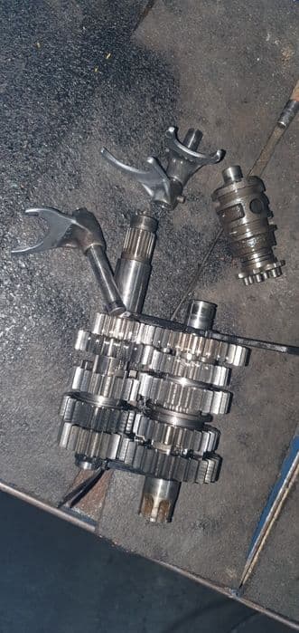 Skrzynia tryby wałek koło Kawasaki kx 250 kdx na częsci na tryby