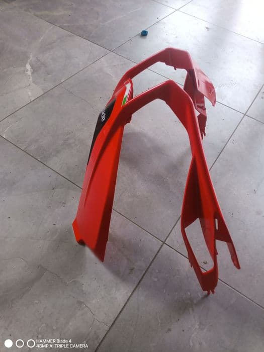 Aprilia tuono 125 .20-22  czasza