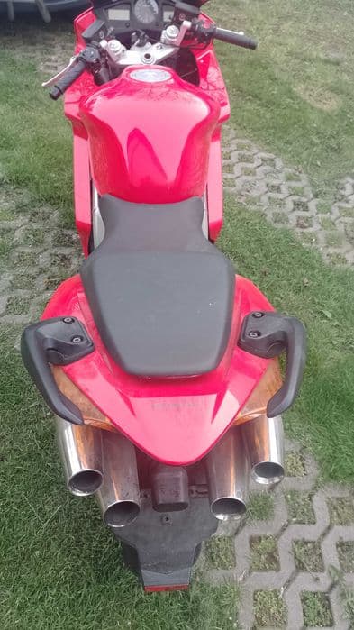 Honda vfr 800 rok 2005