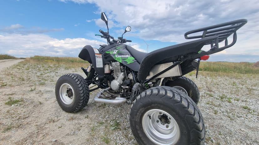 Kawasaki KFX QUAD Kawasaki KFX 400 SWAP ER6 ,mt07, ltz suzuki