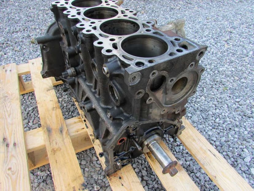 Blok silnik dół tłok wał korbowy nissan navara d22 2.5 di YD25